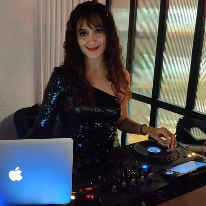 DJ NISHA GOMES